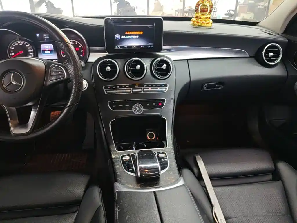Mercedes-Benz C-Class — миниатюра 13