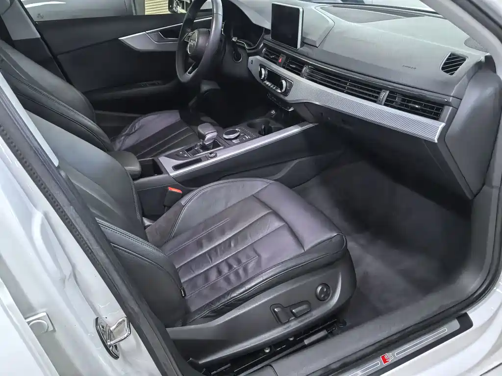 Audi A4L — миниатюра 10