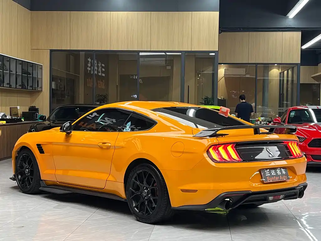Ford Mustang — миниатюра 4