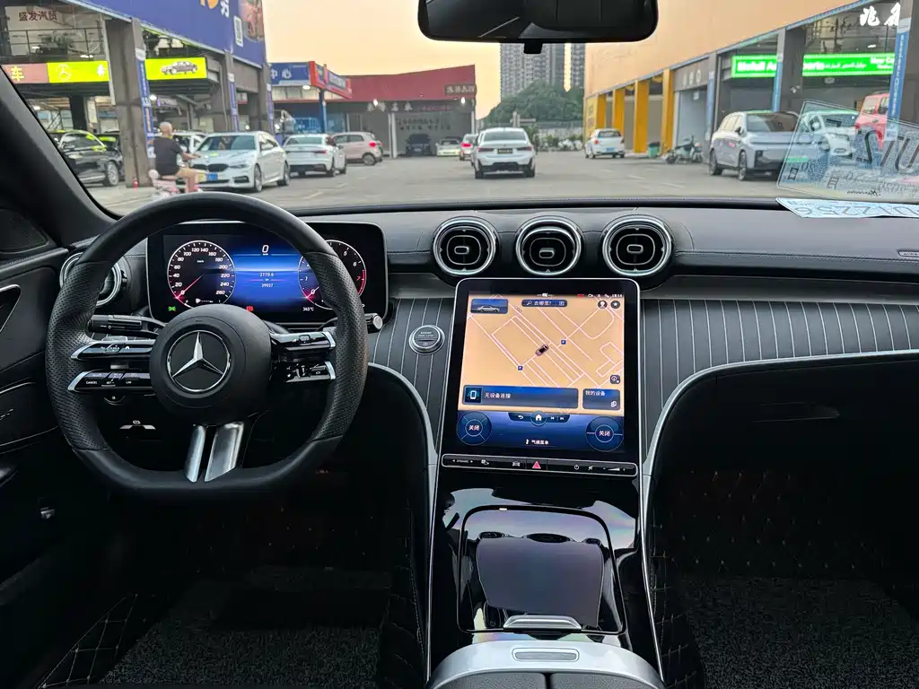 Mercedes-Benz C-Class — миниатюра 11