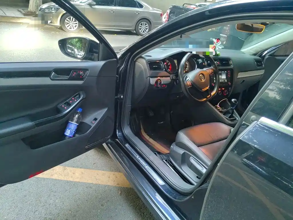 Volkswagen Sagitar — миниатюра 12
