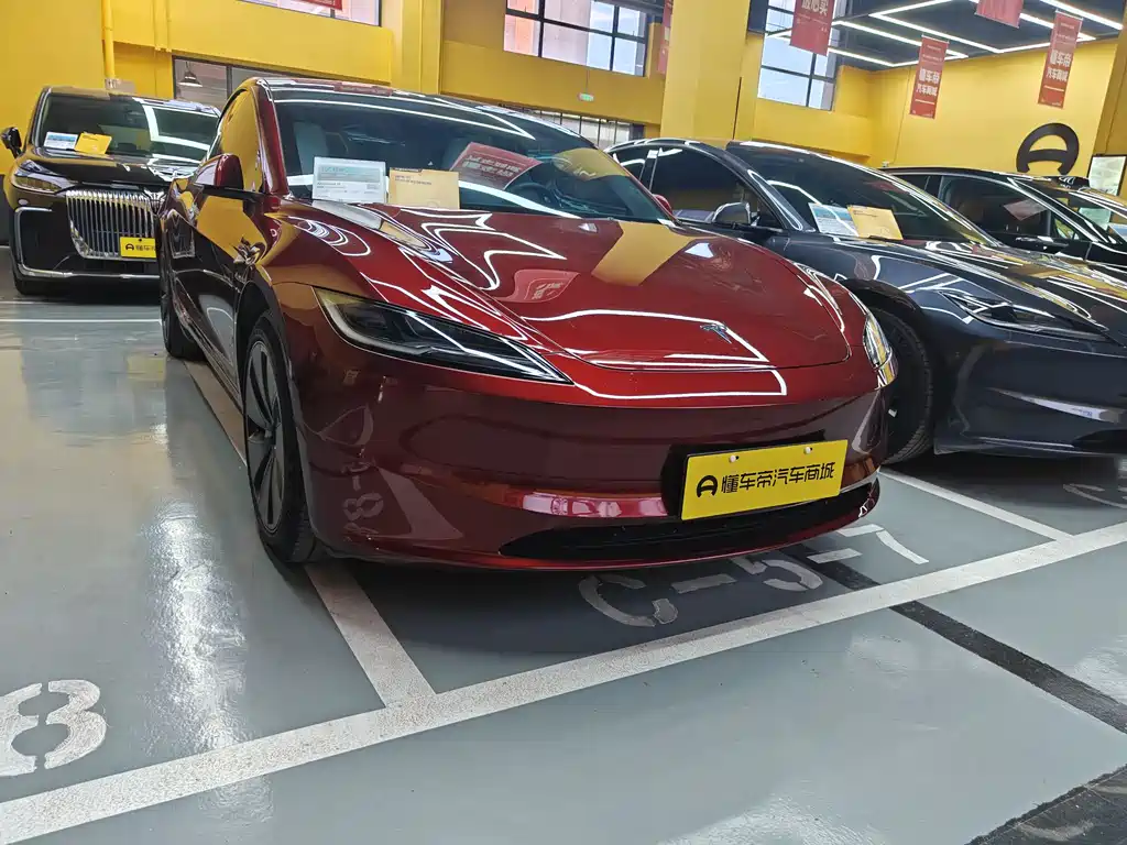 Tesla Model 3 2024