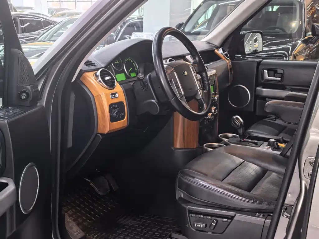 Land Rover Discovery — миниатюра 5