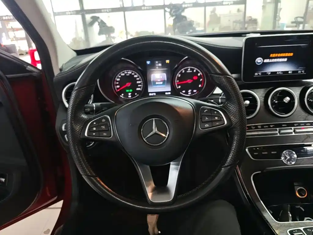 Mercedes-Benz C-Class — миниатюра 11