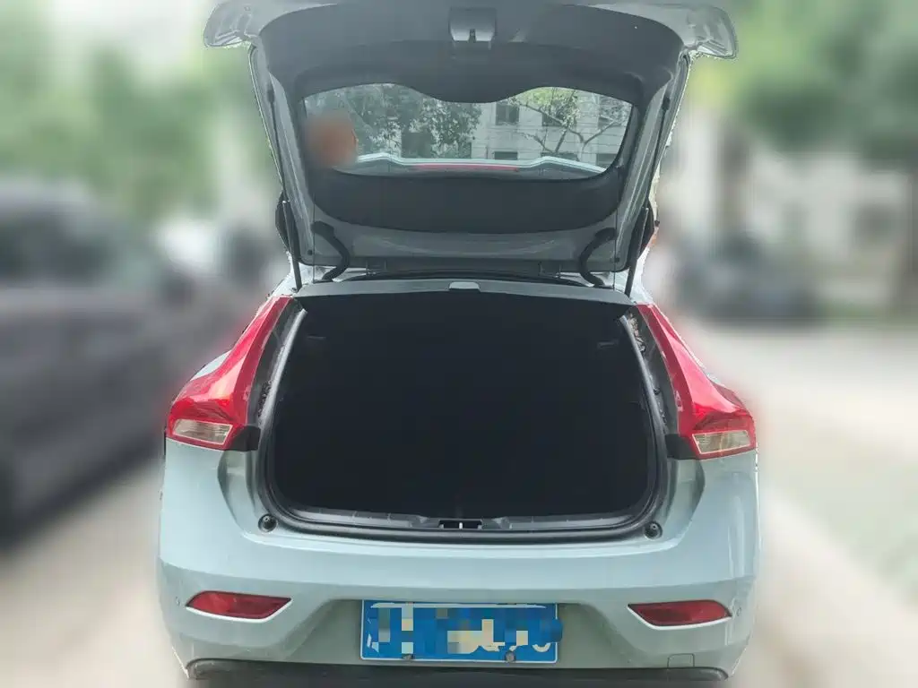 Volvo V40 — миниатюра 15