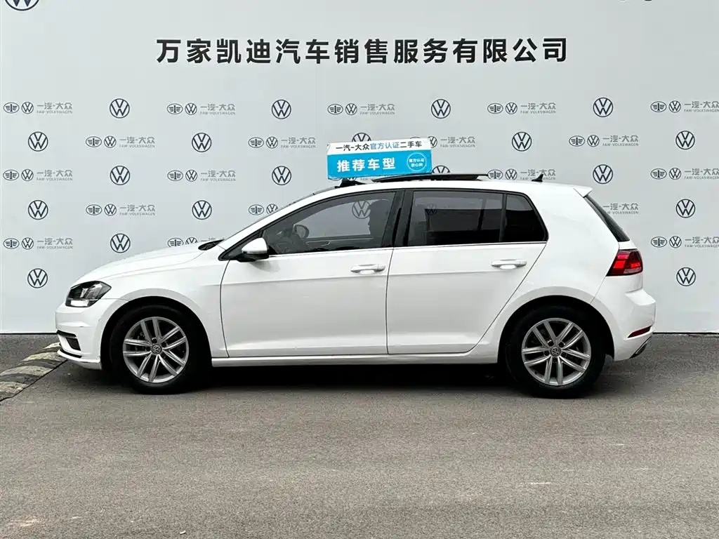 VOLKSWAGEN GOLF