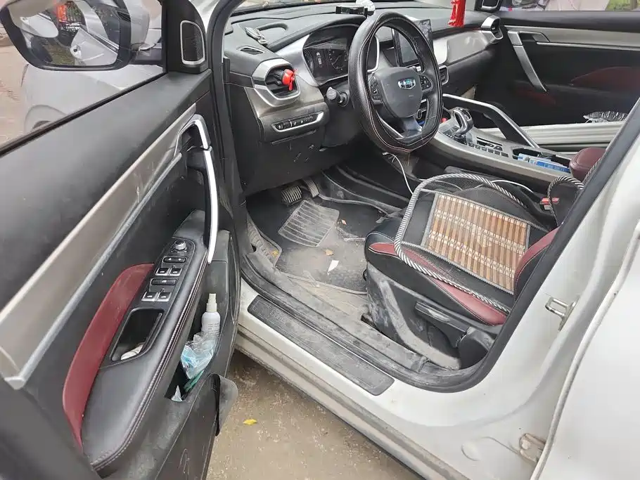 Geely Binyue — миниатюра 9