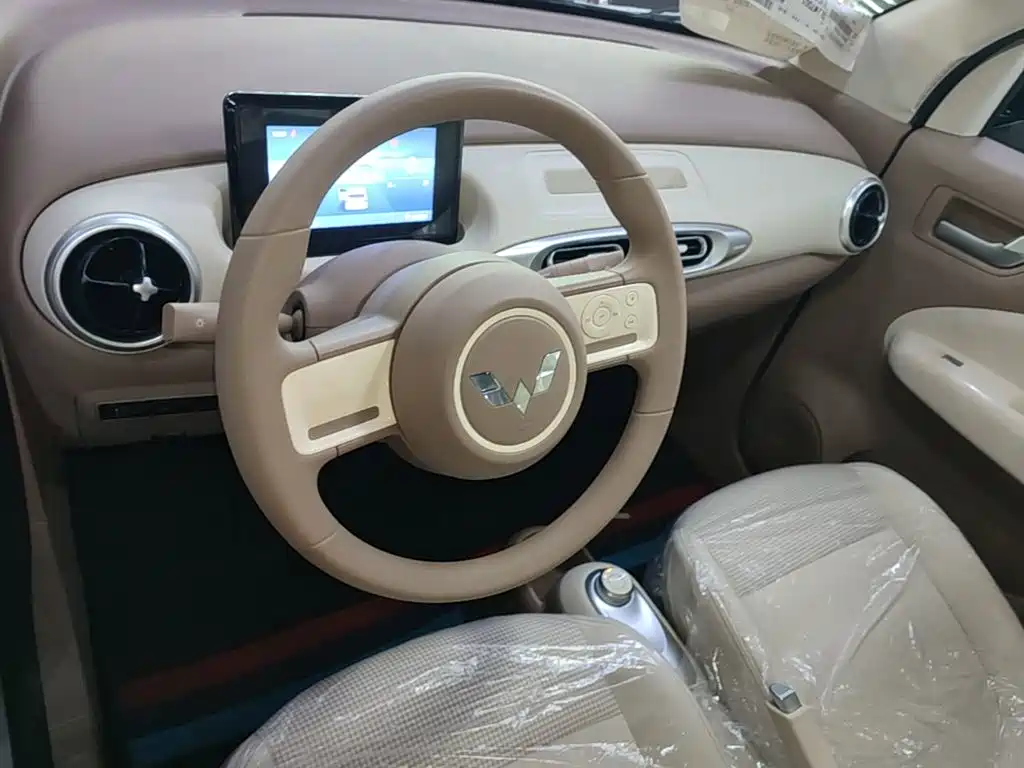 Wuling MINIEV — миниатюра 11