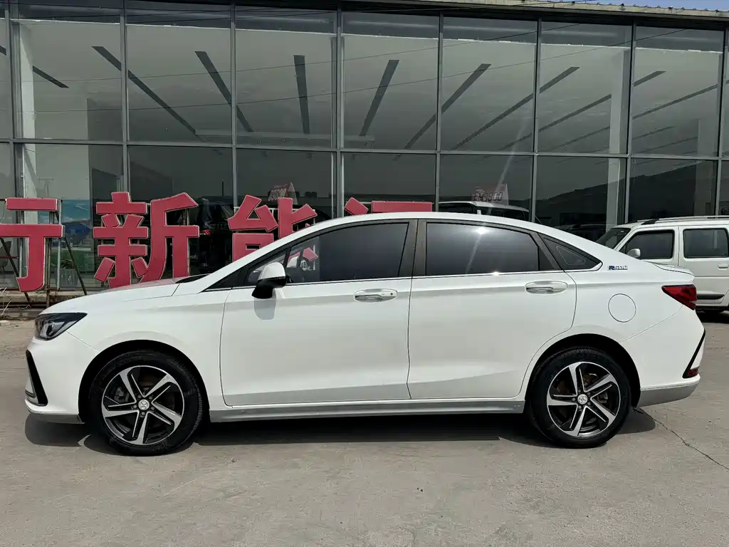 BAIC EU5 — миниатюра 6