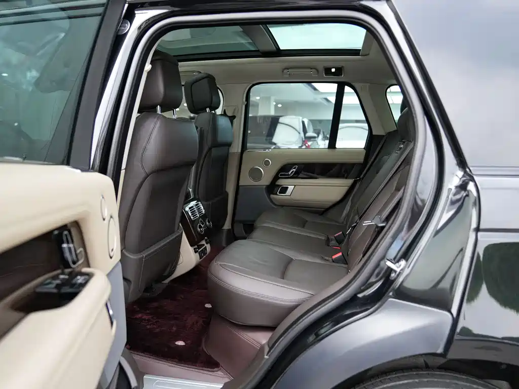 Land Rover Range Rover 2022 3.0 L6 360PS