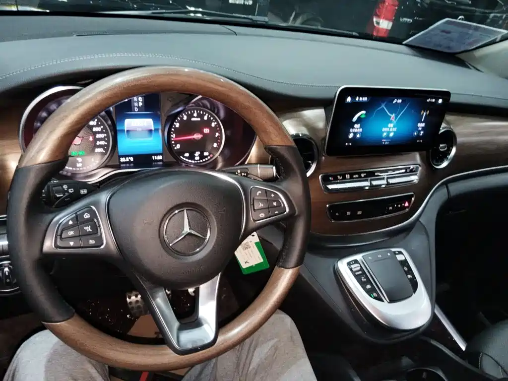 Mercedes-Benz V-Class V 2020 V 260 L Luxury