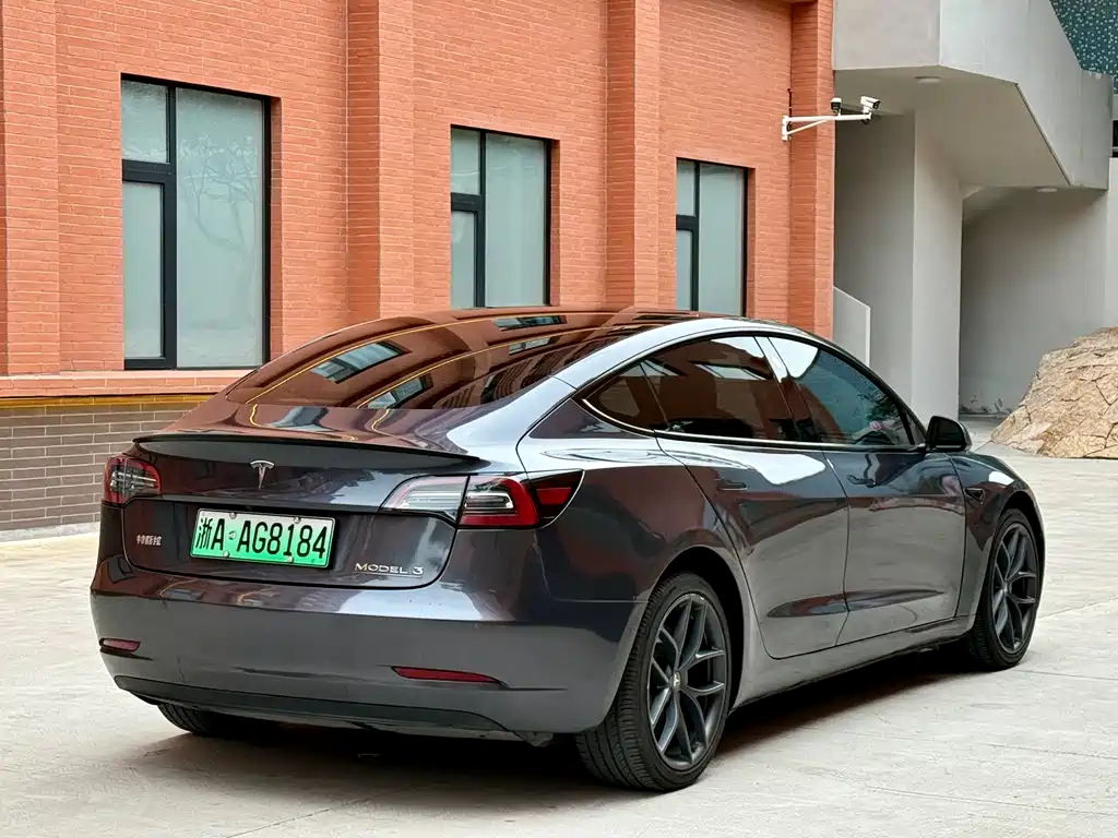 Tesla Model 3 2021 Performance