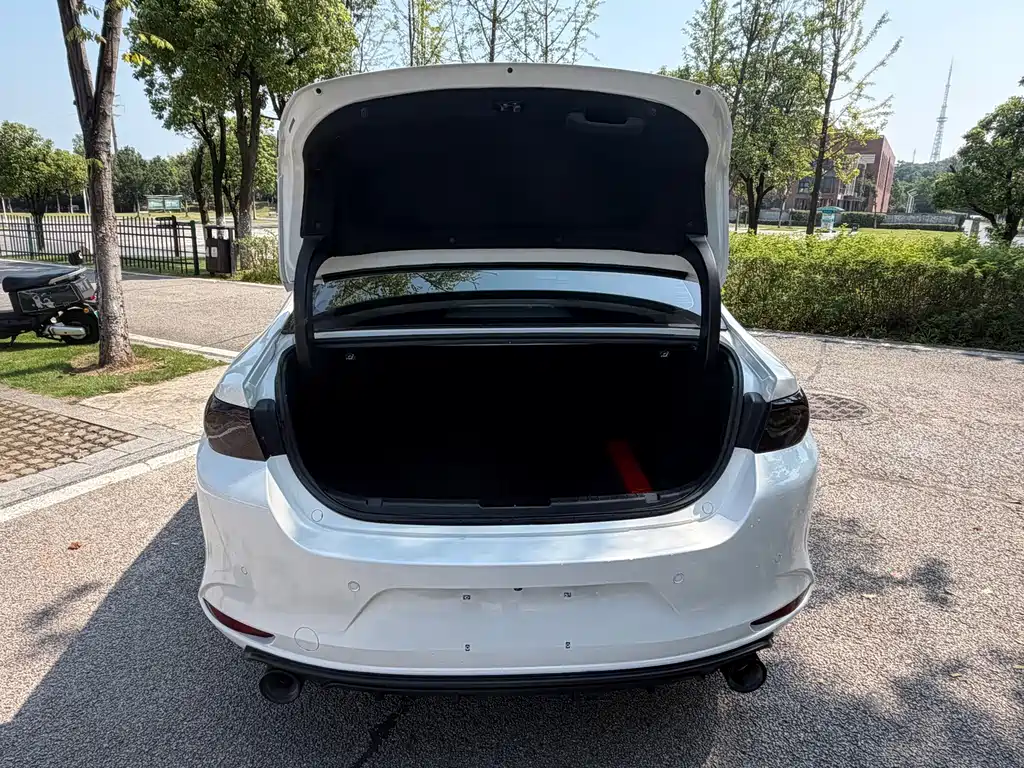 Mazda 3 Axela — миниатюра 14