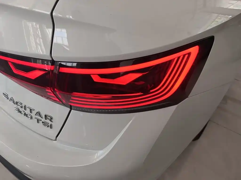 Volkswagen Sagitar — миниатюра 24