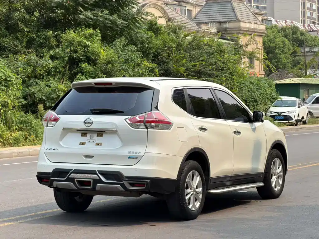 Nissan X-Trail — миниатюра 7