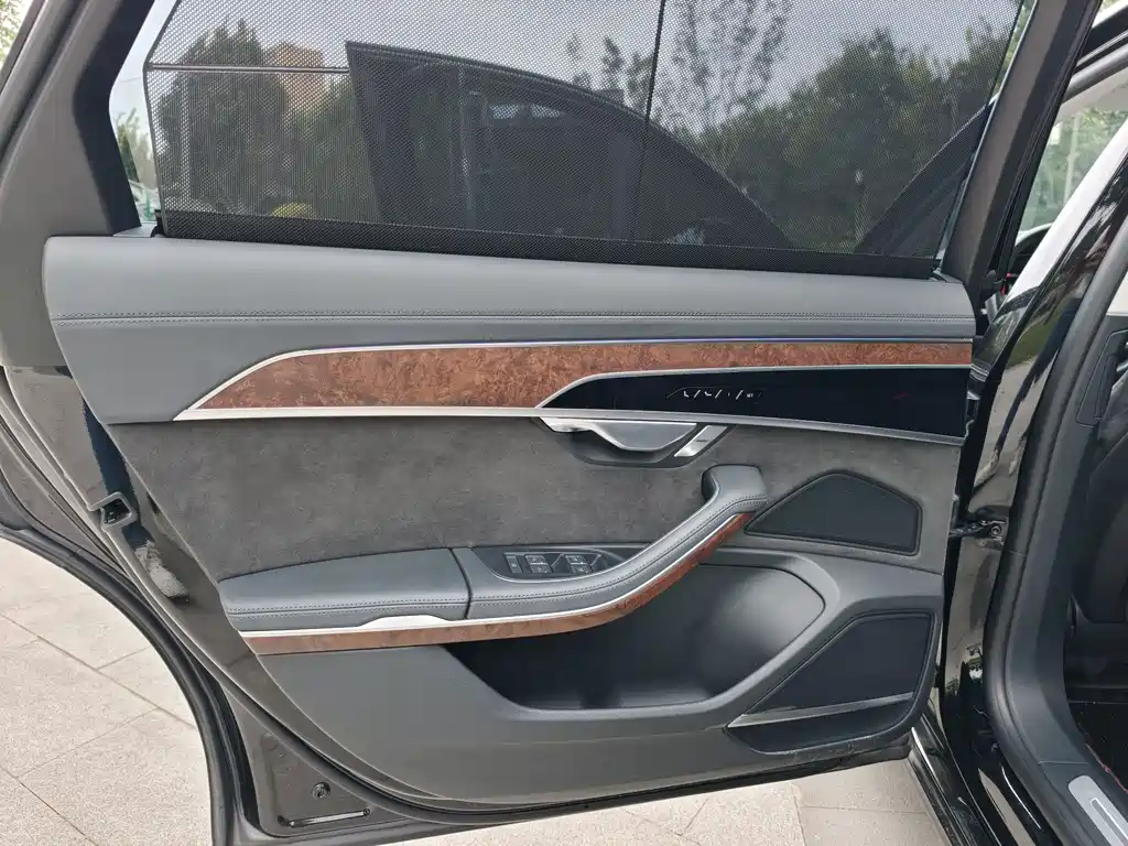 Audi A8 — миниатюра 24