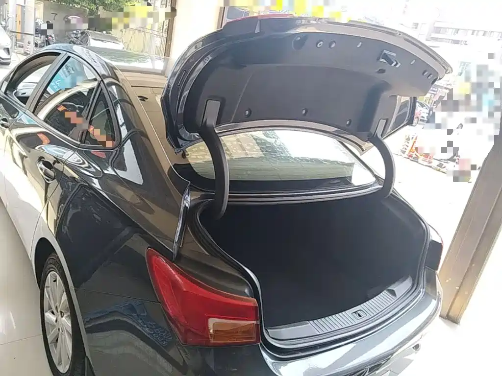 Buick Verano — миниатюра 19