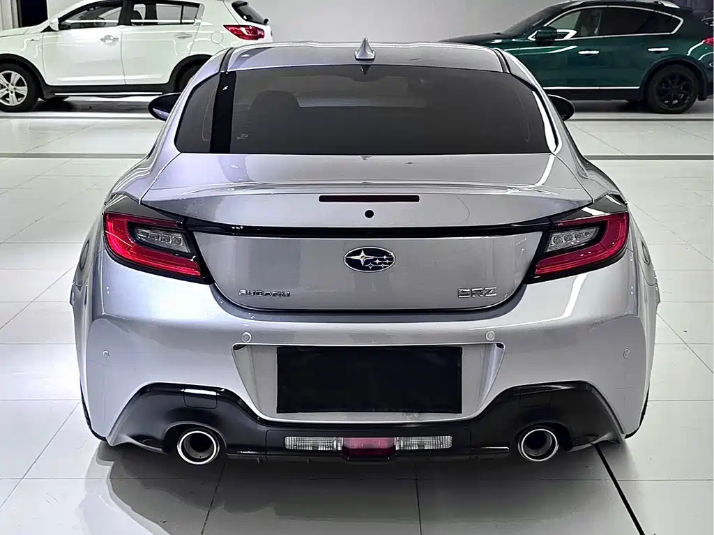 Subaru BRZ 2023 2.4L MT 10