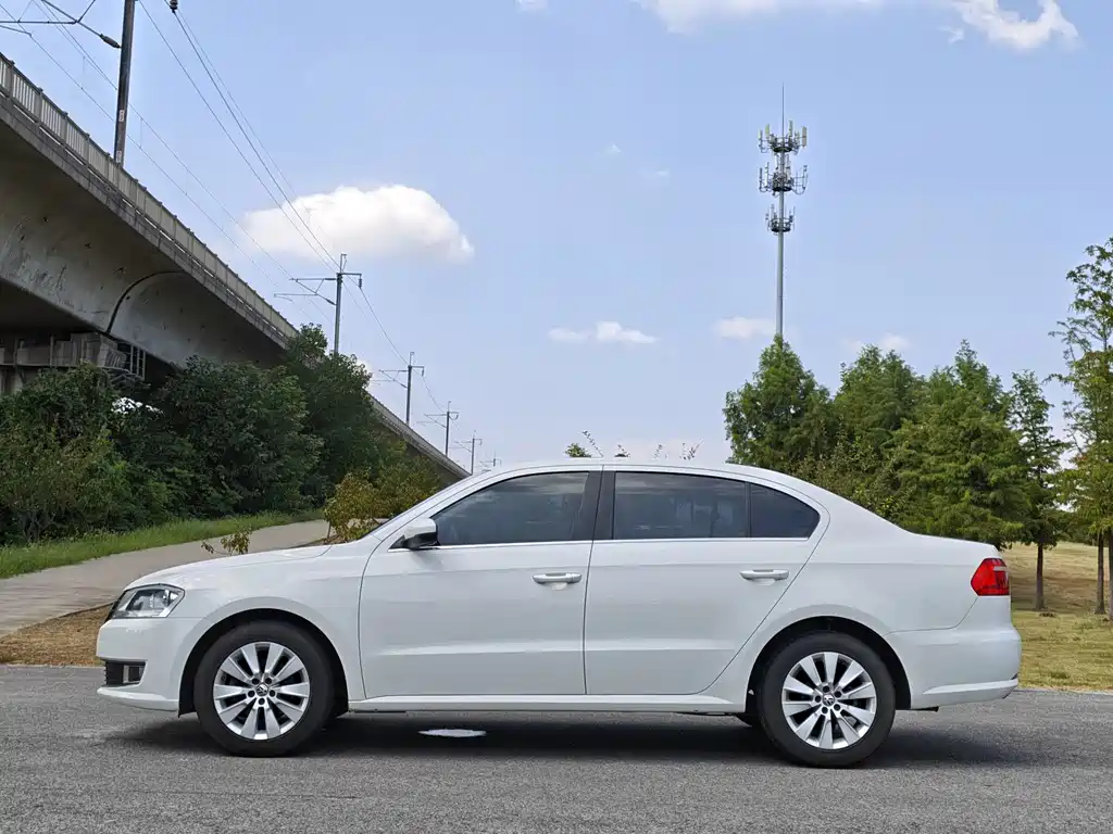 Volkswagen Lavida — миниатюра 8