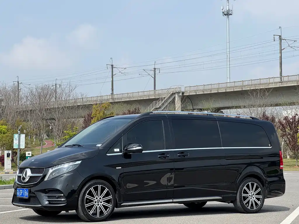 Mercedes-Benz V-Class 2023