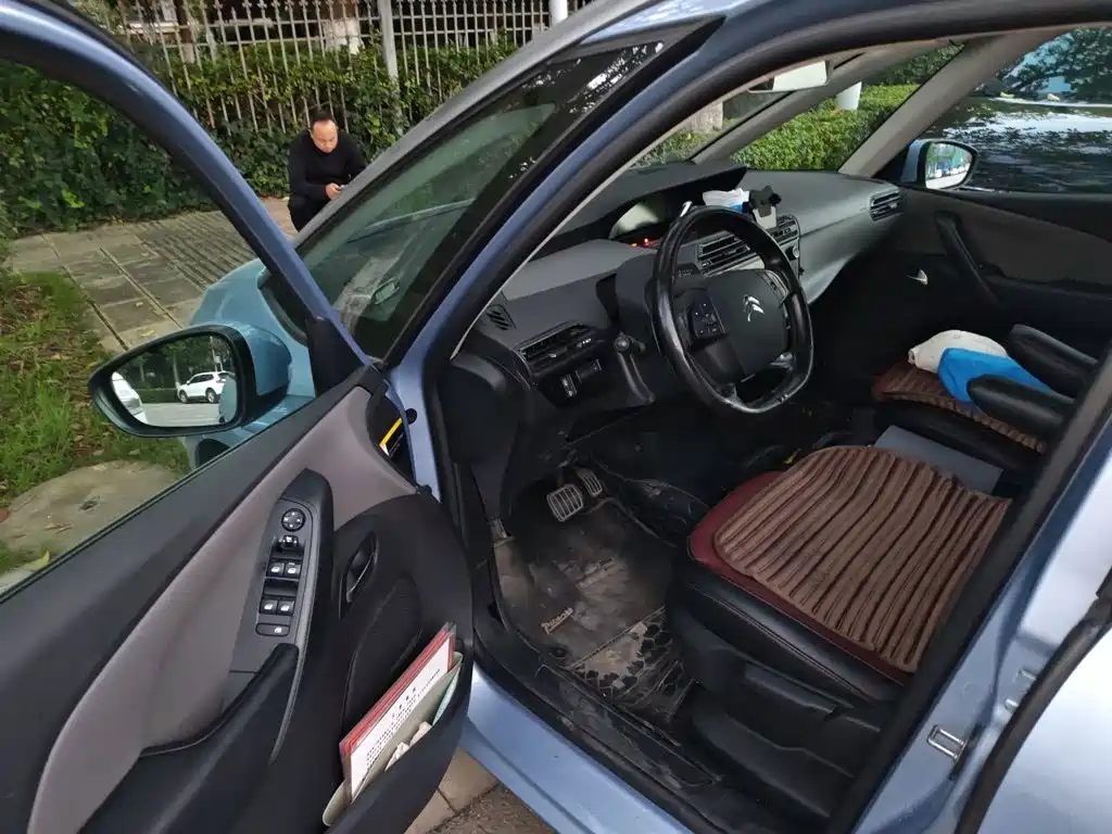 Citroen C4 Picasso — миниатюра 17
