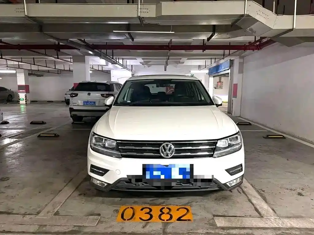 Volkswagen Tiguan L — миниатюра 2