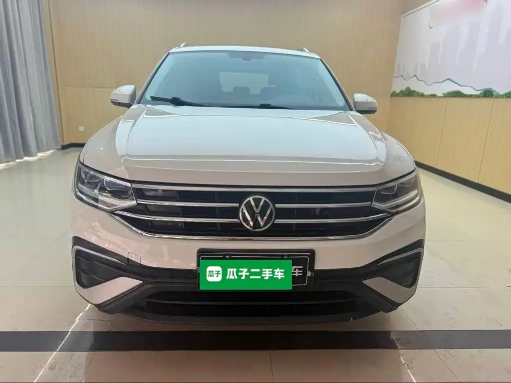 Volkswagen Tiguan L L 2023 300TSI AT Smart