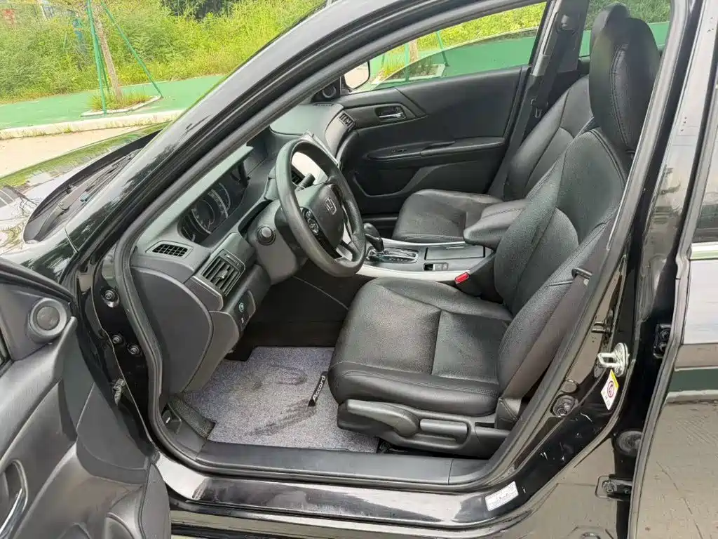 Honda Accord — миниатюра 7