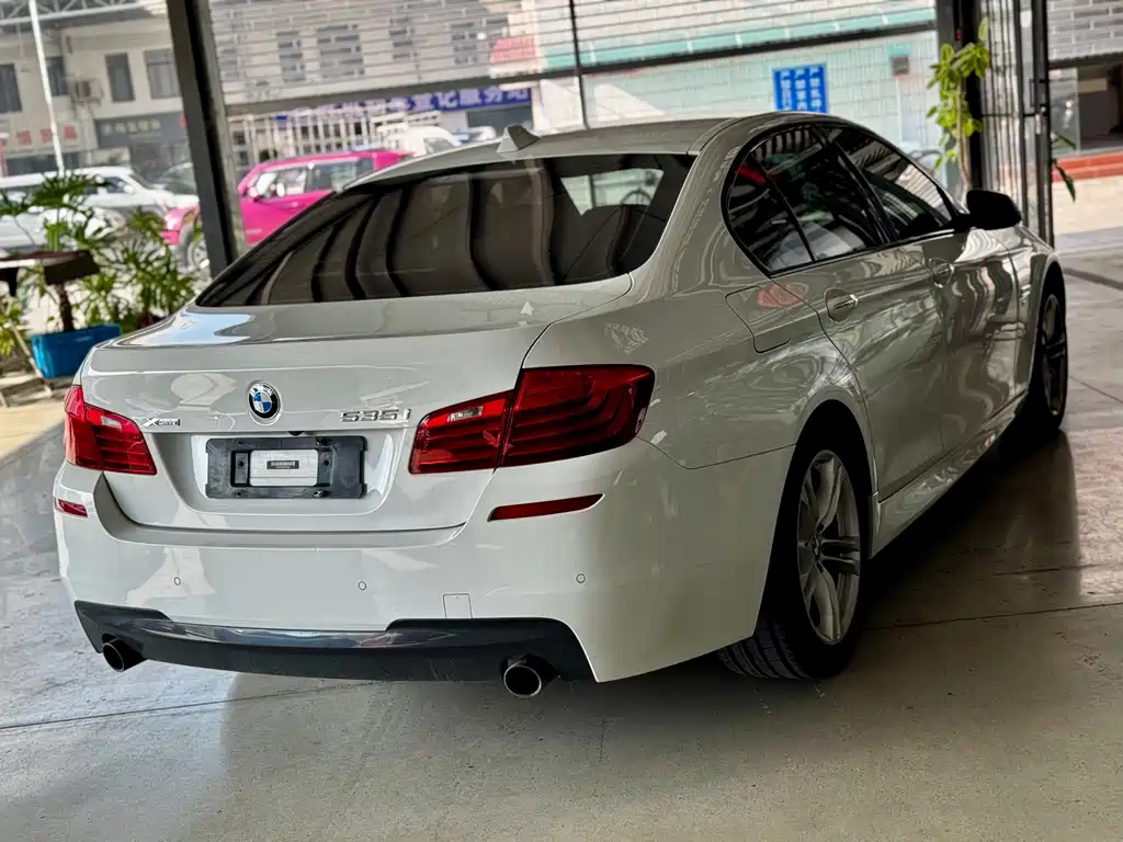 BMW 5 Series (Import) — миниатюра 9