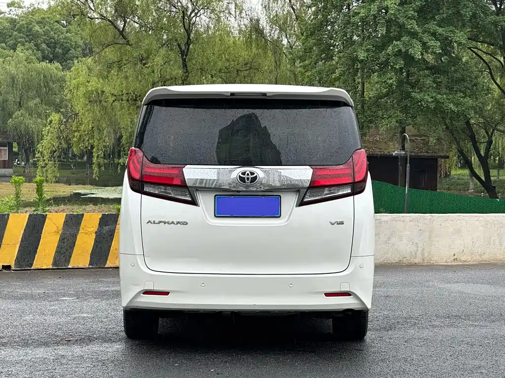 Toyota Alphard 2015 3.5L Luxury