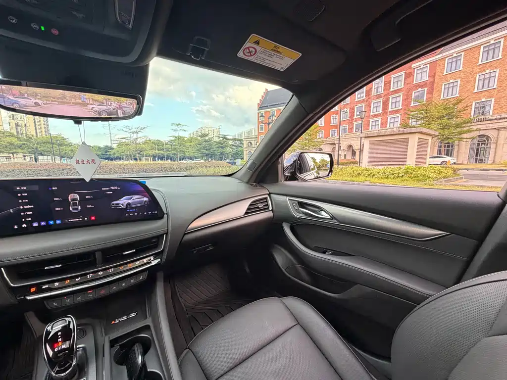 Cadillac CT5 — миниатюра 14