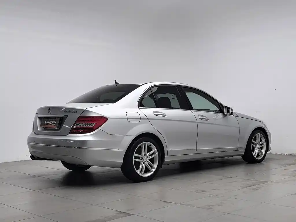 Mercedes-Benz C-Class — миниатюра 2
