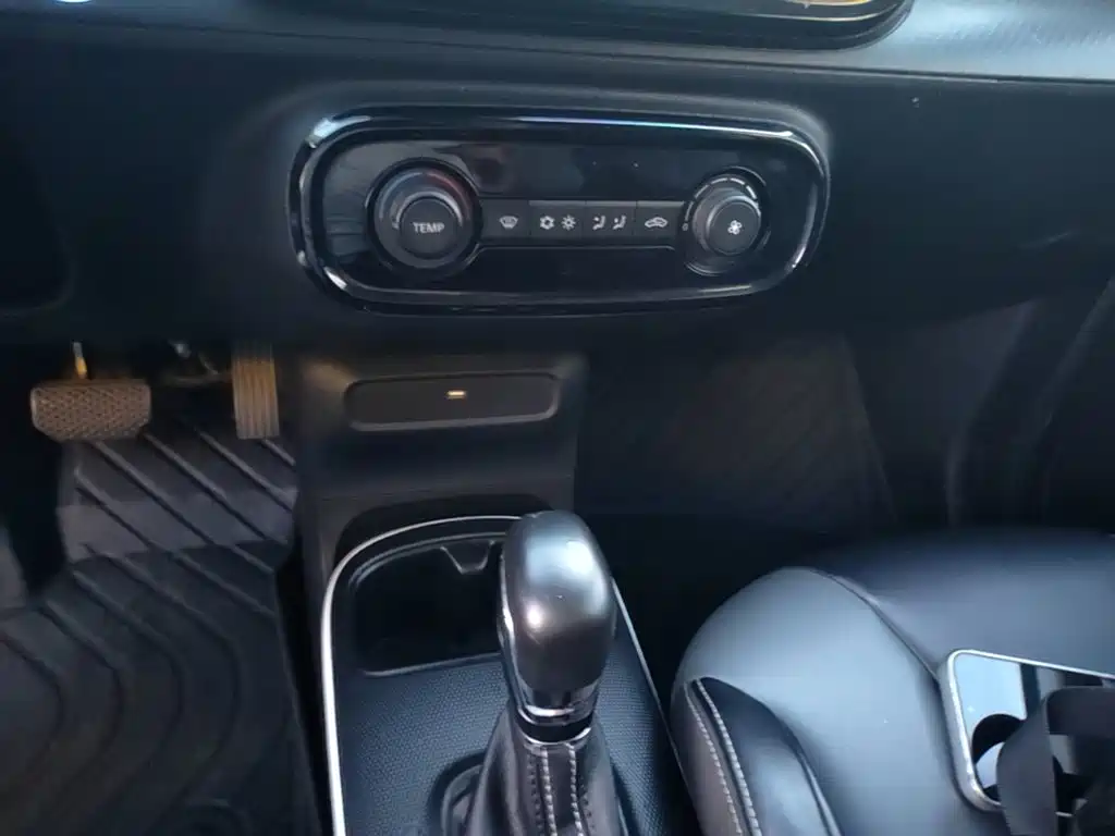 Roewe Clever — миниатюра 13