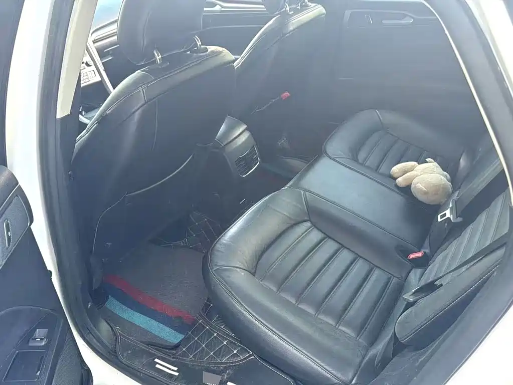 Ford Mondeo — миниатюра 7