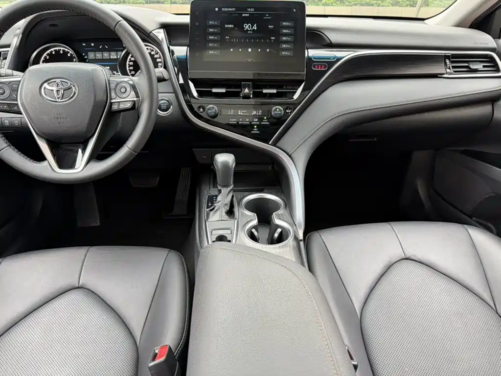 Toyota Camry 2021 2.0G Luxury
