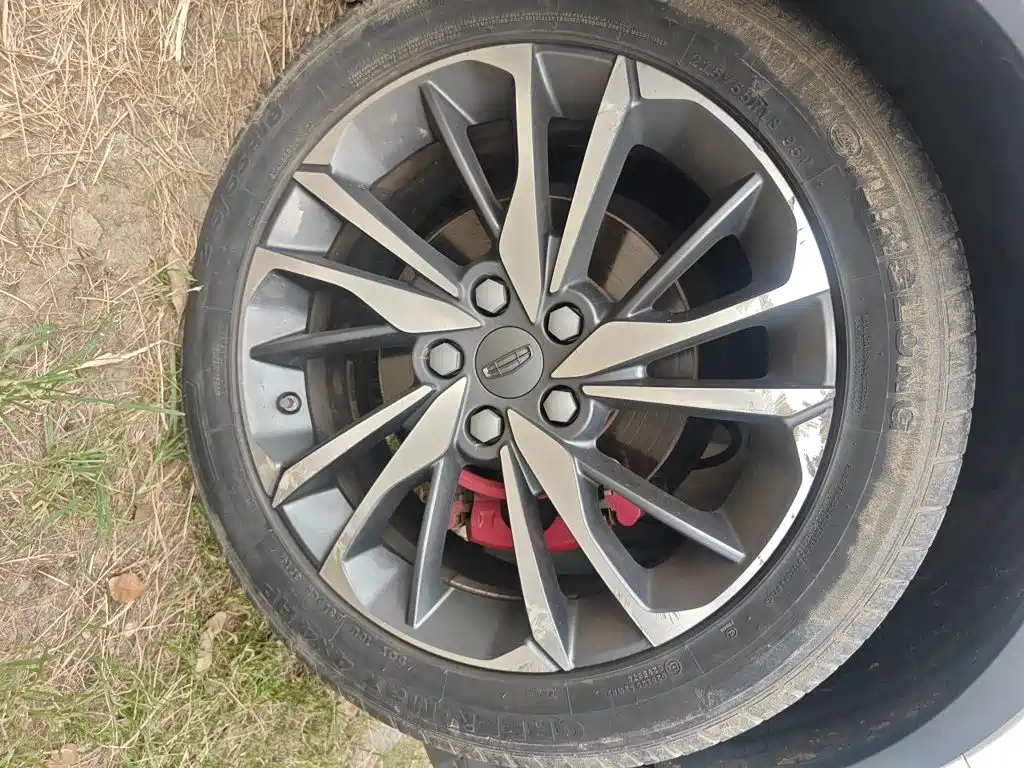 Geely Binyue — миниатюра 23