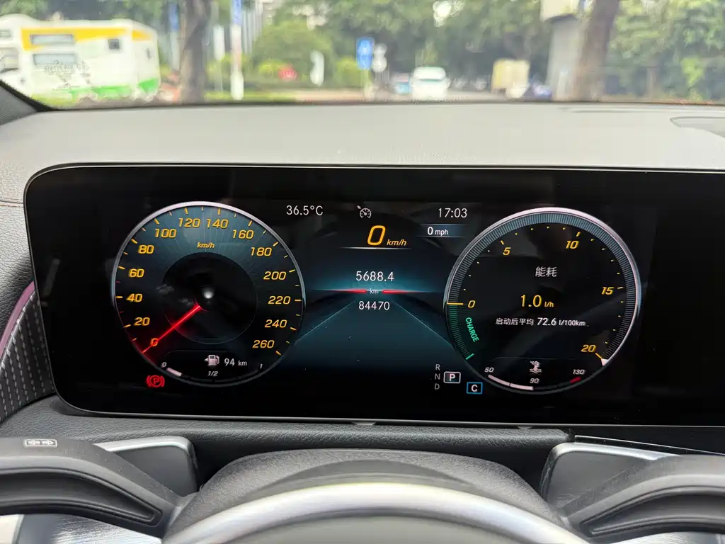 Mercedes-Benz GLB — миниатюра 19