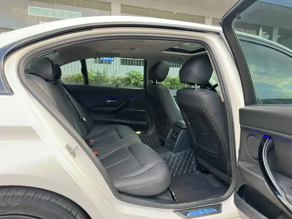 BMW 3 Series — миниатюра 12