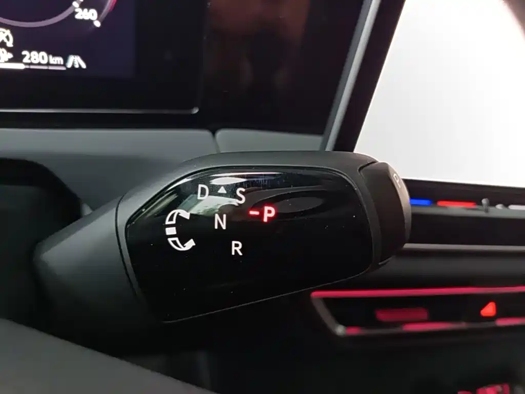 Volkswagen Tiguan L — миниатюра 14