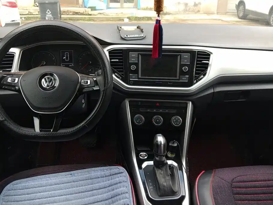 Volkswagen T-Roc — миниатюра 12