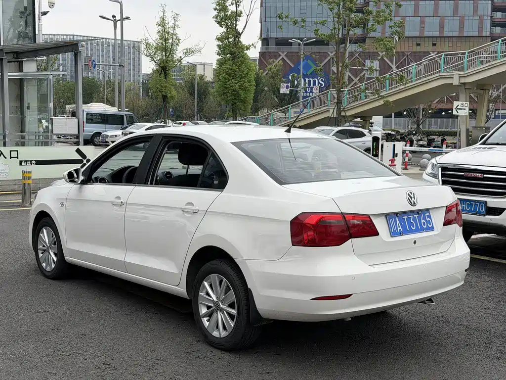 Volkswagen Jetta — миниатюра 14