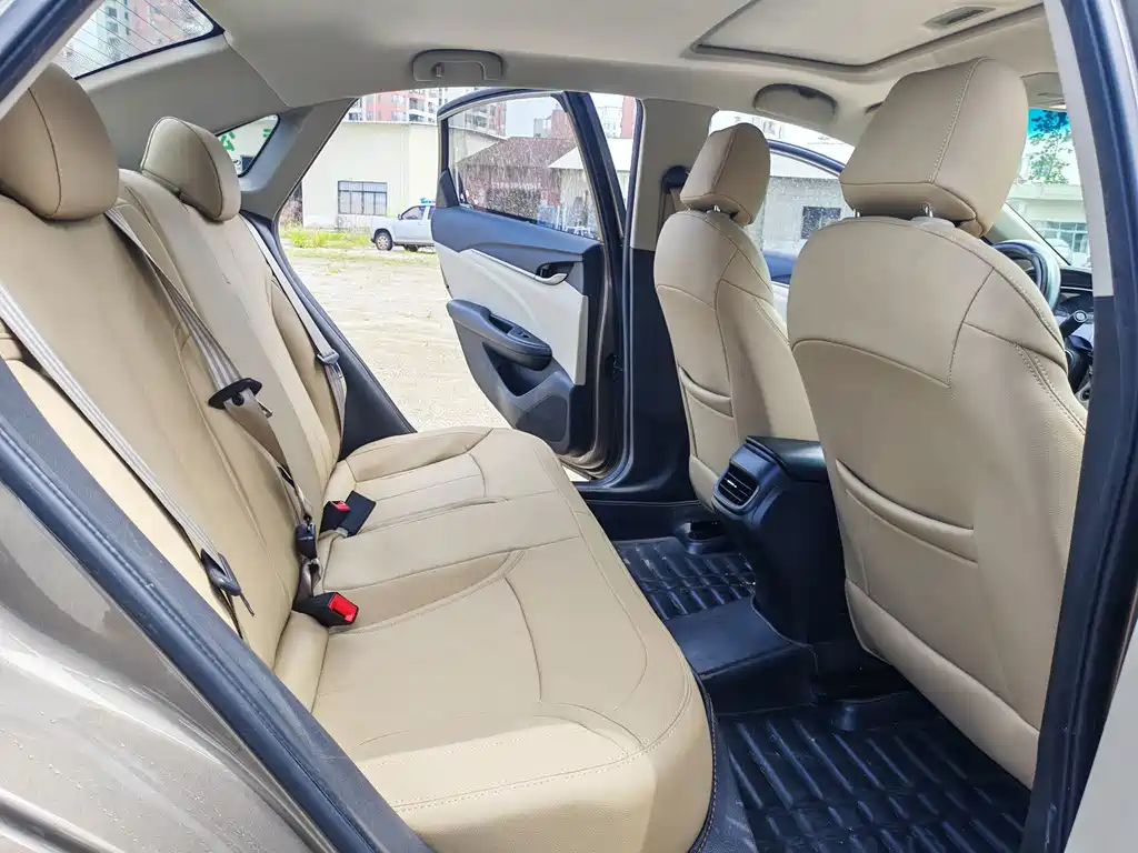 Buick Excelle — миниатюра 10