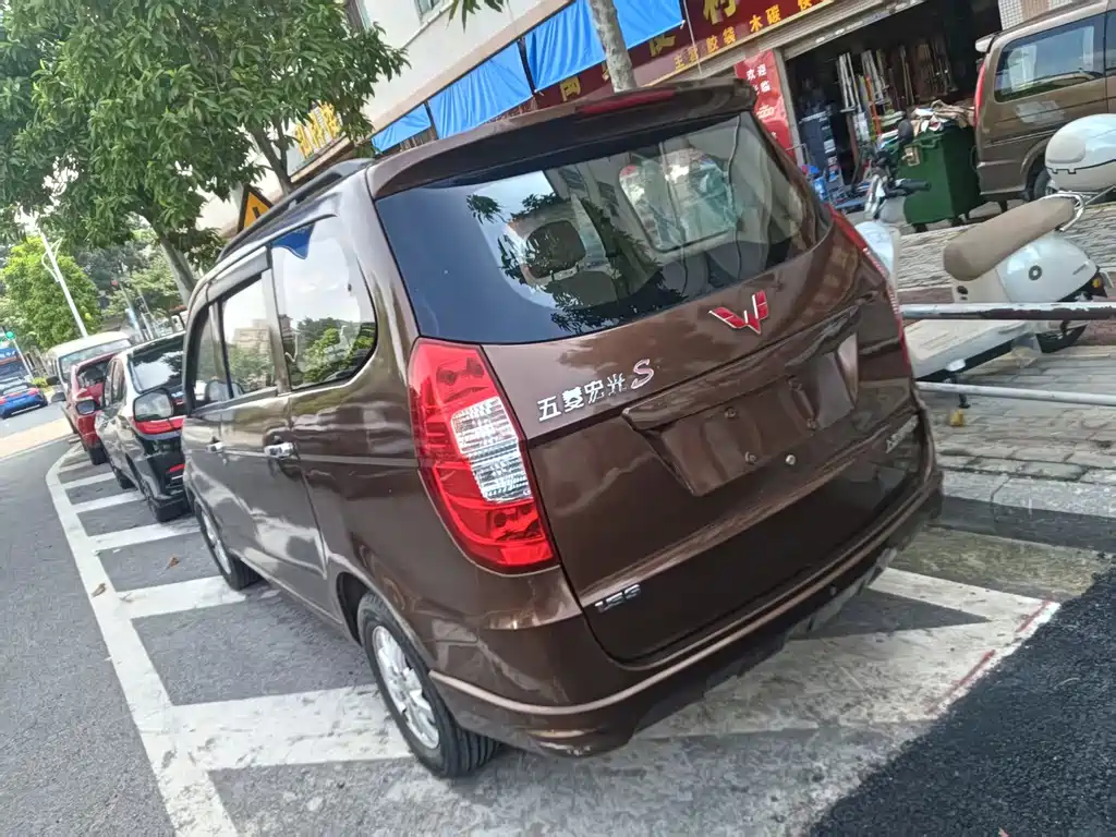Wuling Hongguang — миниатюра 3