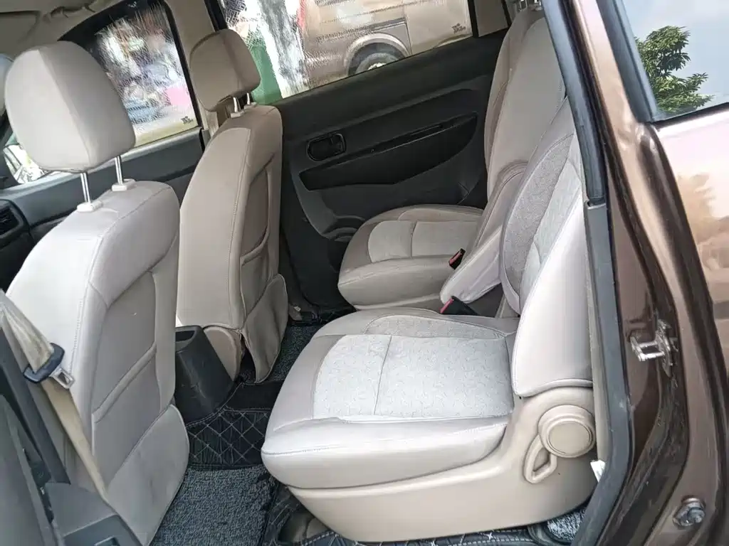 Wuling Hongguang — миниатюра 6