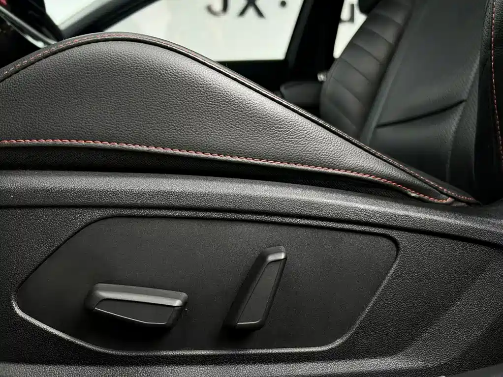Hyundai Elantra — миниатюра 13