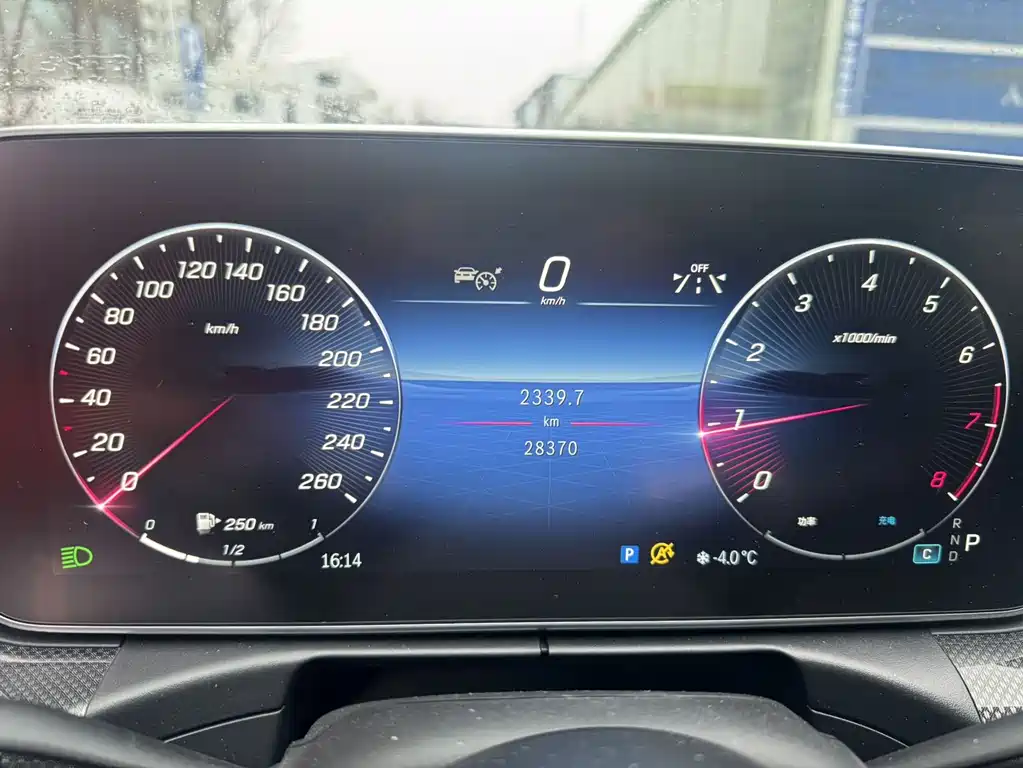 MERCEDES-BENZ C CLASS