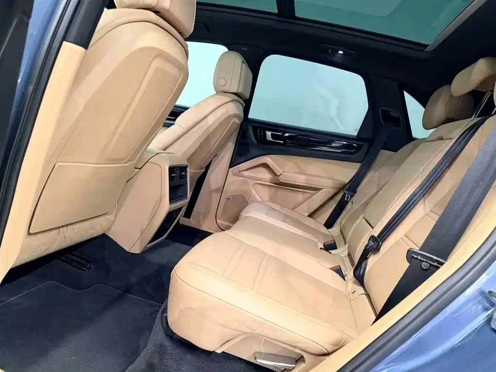 Porsche Cayenne Hybrid — миниатюра 11