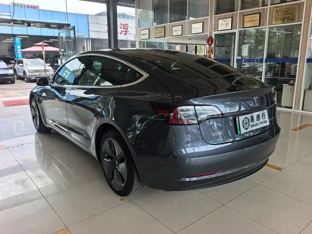 Tesla Model 3 — миниатюра 14