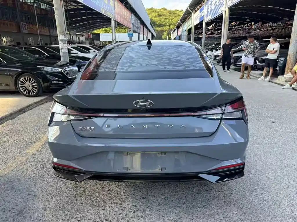 Hyundai Elantra — миниатюра 8