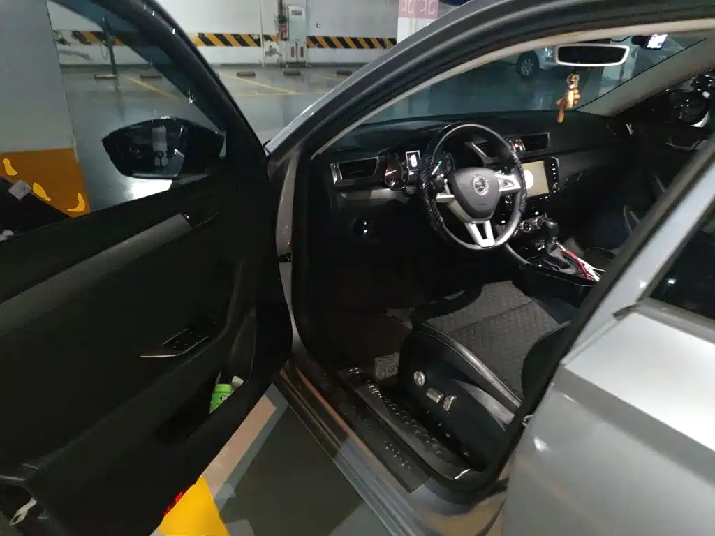 Skoda Superb — миниатюра 17